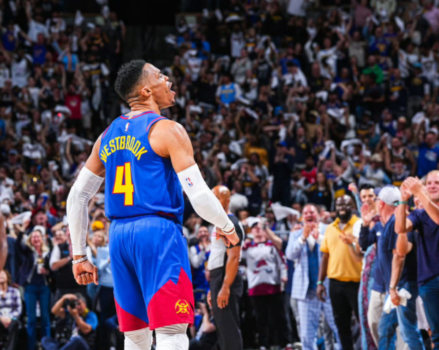 威少爷在舆 威少爷在舆