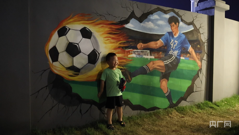 继赛事本身, 夫妻档志愿