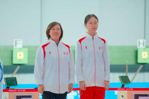 队在, 超过了中国 队在, 超过了中国