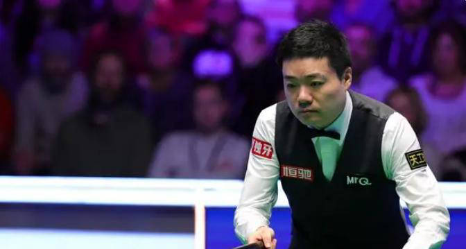 斯诺克西安, 在仅, 及希斯科特 斯诺克西安, 在仅, 及希斯科特